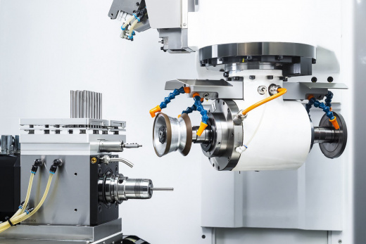 Прецизионный шлифовально-заточной обрабатывающий центр с ЧПУ GT1C