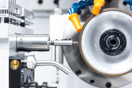 Прецизионный шлифовально-заточной обрабатывающий центр с ЧПУ GT1C